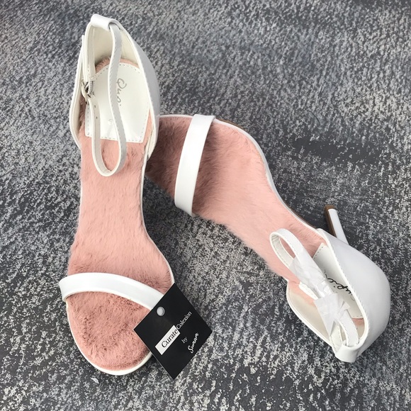 🔺SALE🔺Pink Fur Lined heels in White - Picture 4 of 6